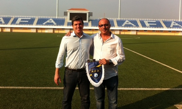 Toni Cortés y José Luis Garrido en la Academia Futebol Angola