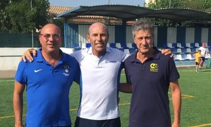 Toni Cortés, Luís Adell y Pichi Alonso en el Campus de Fútbol de Peñíscola. Foto de los profesionales
