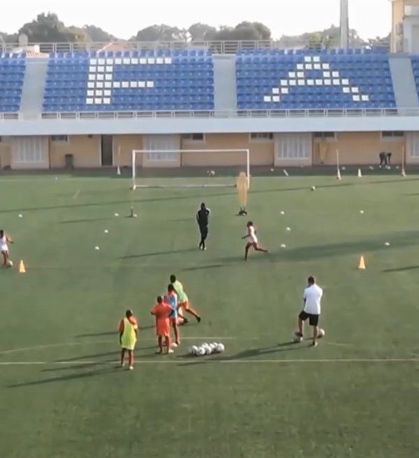 ACTIVIDAD FORMATIVA PARA ENTRENADORES AFA: Etapa de aprendizaje: 9–12 años (7)