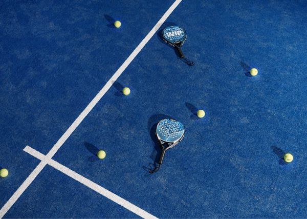 Pádel en Barcelona: el auge de un deporte que castiga rodillas y codos