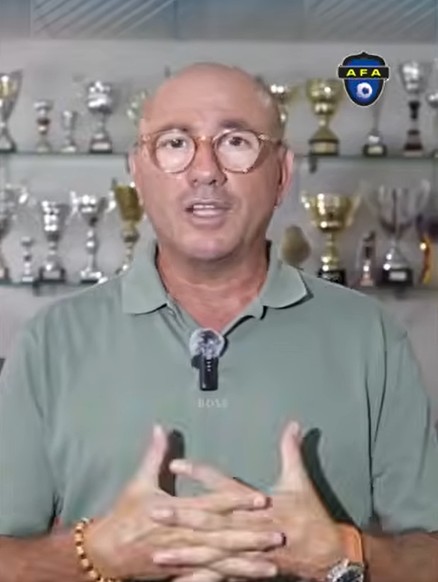 Vídeo homenaje de AFA Angola a Toni Cortés por sus 13 años de trabajo y su impacto en el fútbol del país